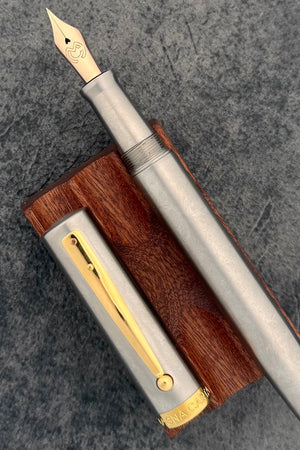 Magna Carta Mag 600 Fountain Pen Flex Nib - Titanium (Lightweight)