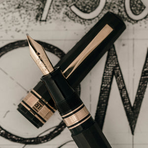 OMAS the Paragon: 150625 - 100. Anniversary Fountain Pen