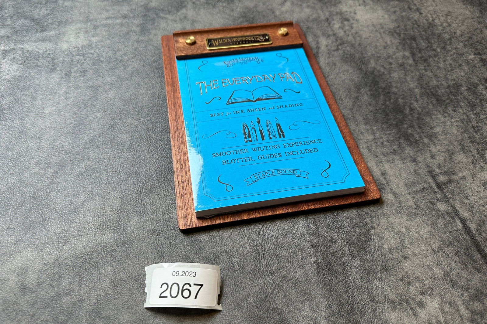 SECONDS THE NOTE BOARD - WOODEN RHODIA NOTEPAD HOLDER - Mahogany- 2067