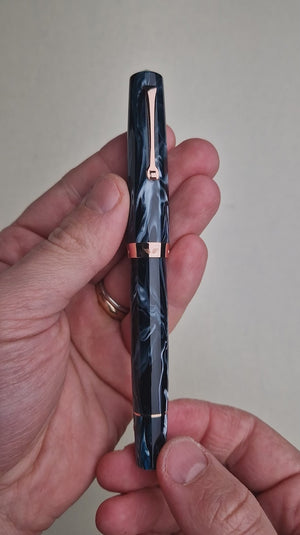 Leonardo Magico Fountain Pen - Arctic blast RGT